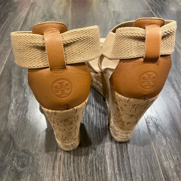 Authentic Tory Burch Heeled Wedge - Picture 4 of 7